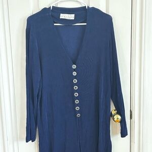 Navy 90s stretch button down long sleeved shirt